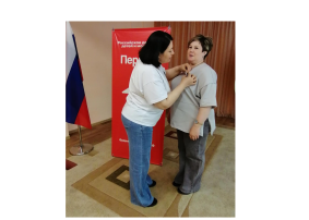 вручение значка руководителю нового движения вручение значка руководителю нового движения.